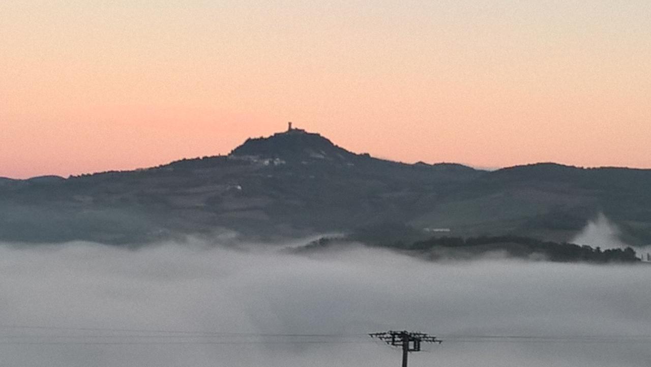 Agriturismo Corvaia Radicofani Luaran gambar